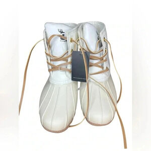 2/$30 Women’s sz 6 white and cream water boots new with tags